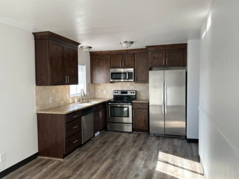535 W 400 N in Tooele, UT - Foto de edificio