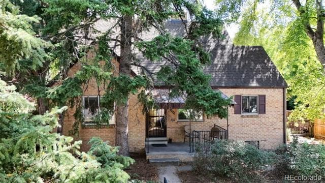 property at 2370 E Ohio Ave