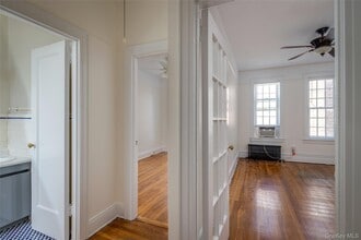 484 Plandome Rd in Manhasset, NY - Building Photo - Building Photo