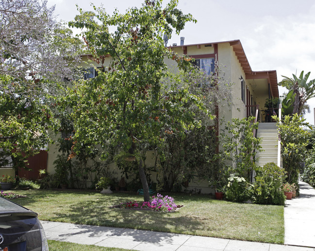 1904 11th St in Santa Monica, CA - Foto de edificio - Building Photo