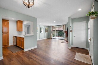 2262 Martinique Ln in Oxnard, CA - Building Photo - Building Photo