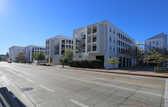 335 N 3rd St in Burbank, CA - Foto de edificio - Building Photo