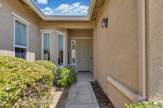 10159 Festa Ct in Elk Grove, CA - Foto de edificio - Building Photo