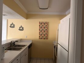 4031 Abbey Ct, Unit Abbey Court in Haines City, FL - Building Photo