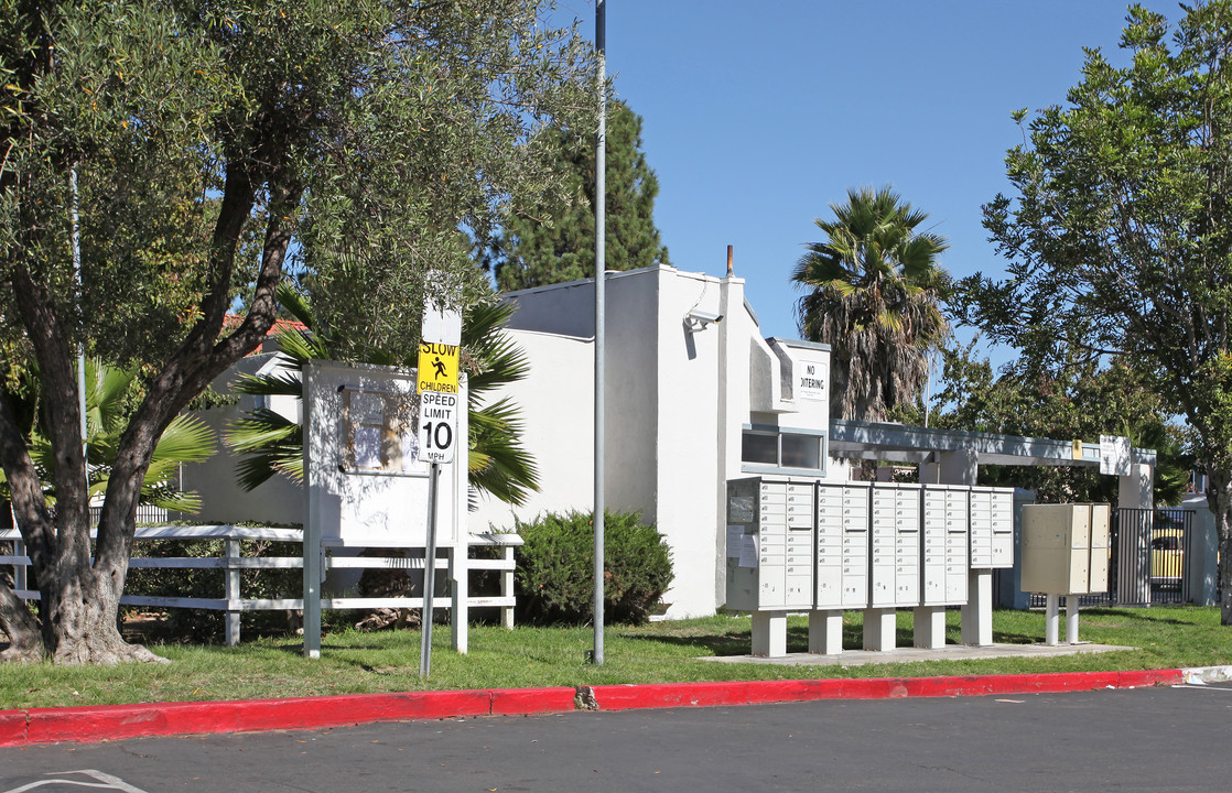 Park Lido in San Diego, CA - Building Photo