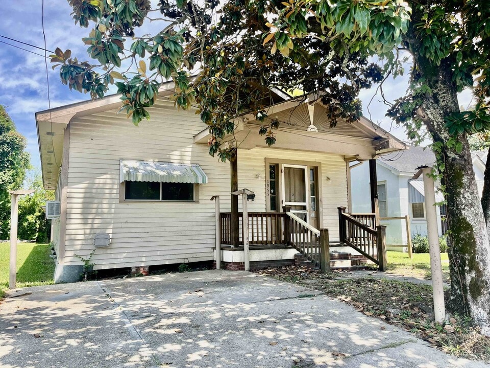 1955 Kentucky St in Baton Rouge, LA - Building Photo