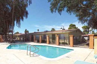 Hyde Park Apartments in Phoenix, AZ - Building Photo - Building Photo