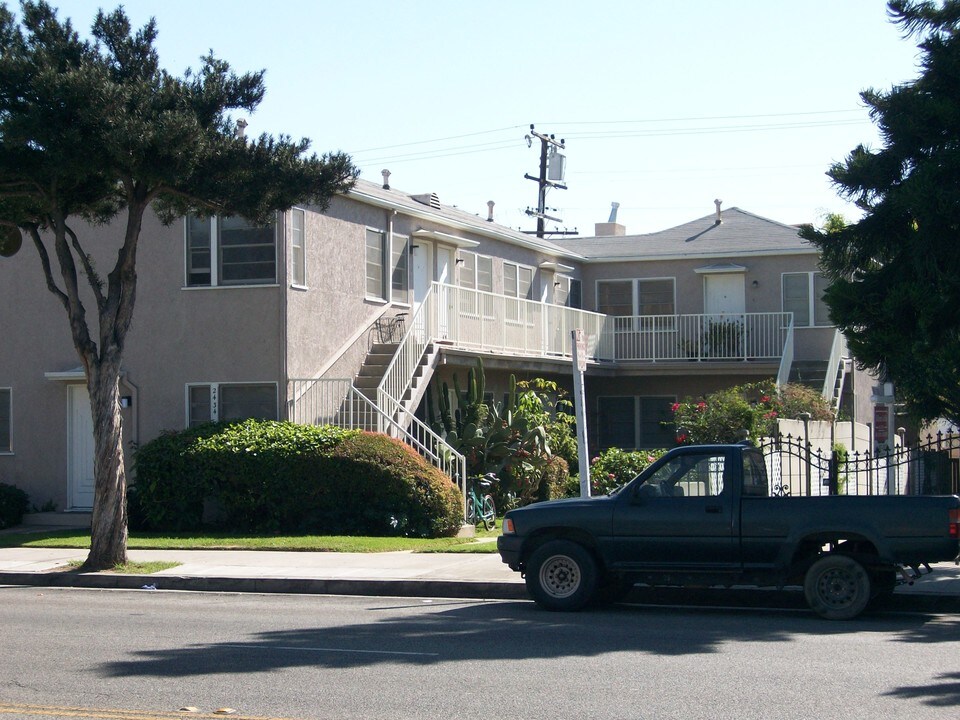 2434 Ocean Park Blvd in Santa Monica, CA - Foto de edificio