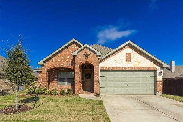 500 Magnolia Dr in Nevada, TX - Building Photo