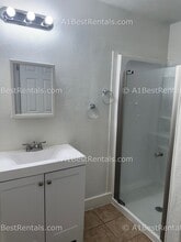 1905 John St in Modesto, CA - Building Photo - Building Photo