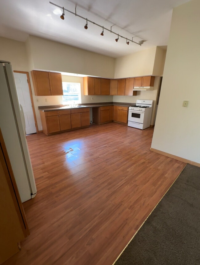 1048 Johnston St in Akron, OH - Building Photo - Building Photo