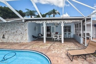 138 SE 30th St in Cape Coral, FL - Building Photo