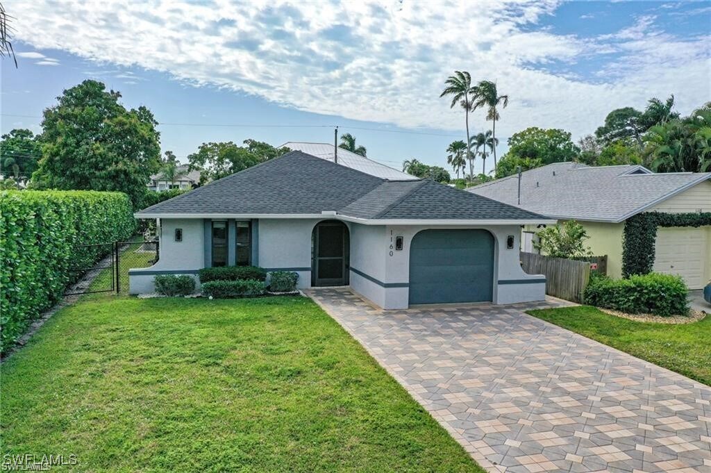 1160 Michigan Ave in Naples, FL - Building Photo