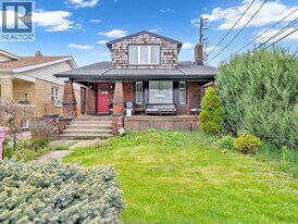 1029 PARENT in Windsor, ON - Building Photo