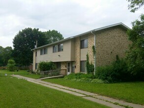 5825 Balsam Rd, Unit 3 in Madison, WI - Building Photo - Building Photo