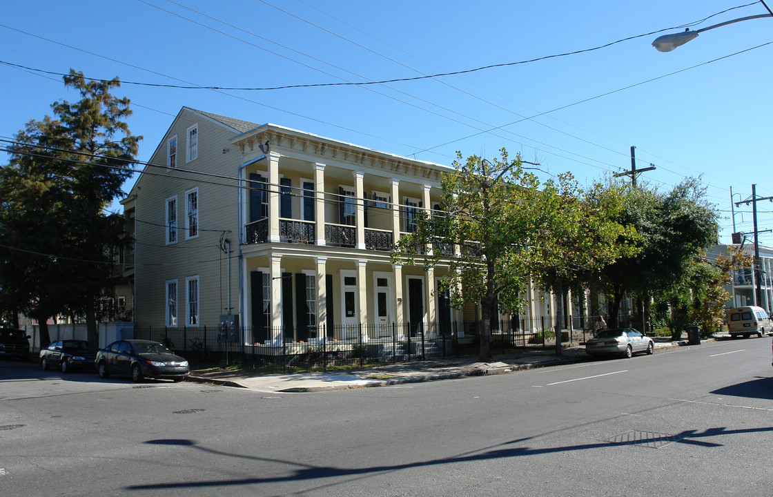 1546 Magazine St in New Orleans, LA - Foto de edificio