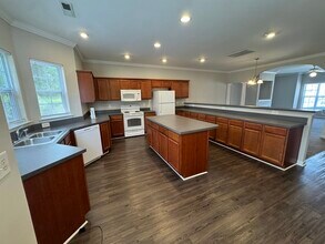 205 Molly Ct in Cary, NC - Building Photo - Building Photo