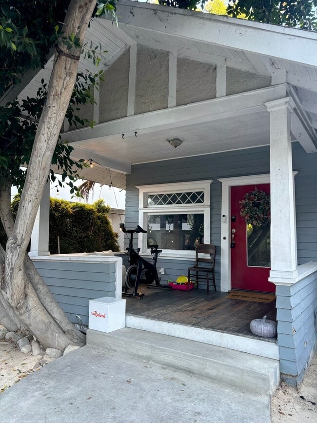6000 Carlton Way in Los Angeles, CA - Building Photo - Building Photo