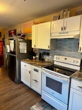 5210 Deep Hole Rd in Chincoteague, VA - Foto de edificio - Building Photo