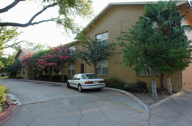 Upper E - Athenian (OLD) in Dallas, TX - Building Photo - Building Photo