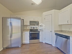 6346 Tabogi Trail in Wesley Chapel, FL - Building Photo - Building Photo