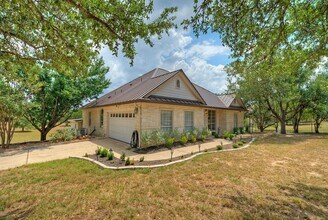 1021 Westland Ridge Rd in Dripping Springs, TX - Building Photo - Building Photo