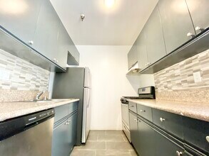 125 N Doheny Dr in West Hollywood, CA - Building Photo - Building Photo