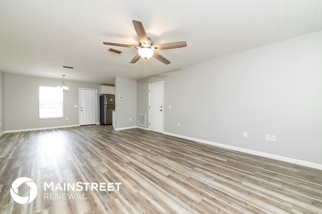 4816 Pompano Rd in Venice, FL - Building Photo - Building Photo