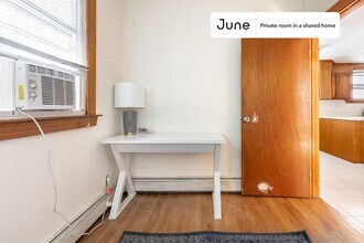 Private bedroom in 5 bed/1 bath Home in Boston, MA - Building Photo - Building Photo