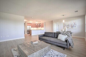 33 North Apartments in San Rafael, CA - Building Photo - Building Photo