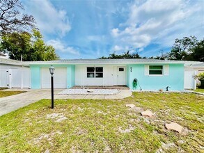640 Magnolia St in Dunedin, FL - Foto de edificio - Building Photo
