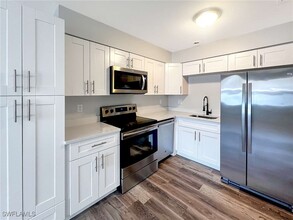11275 Linda Loma Dr in Ft. Myers, FL - Building Photo - Building Photo