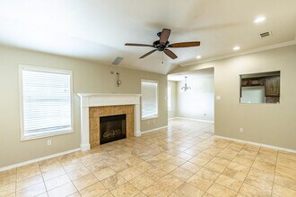 811 11th St in Wolfforth, TX - Building Photo - Building Photo