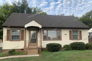 215 Marion Dr in Glasgow, KY - Building Photo