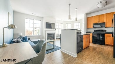 909 Mansion Dr, Unit 750-407 in Frederick, MD - Building Photo - Building Photo