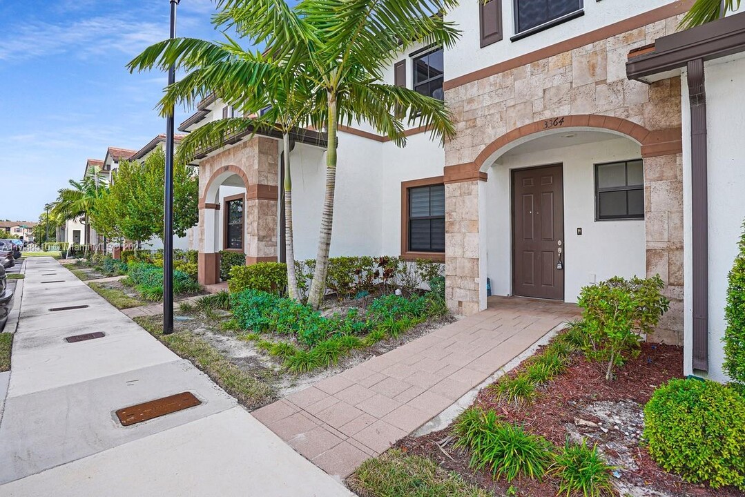 3364 W 106th Terrace in Hialeah, FL - Building Photo