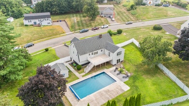26 Brewster Rd in South Windsor, CT - Building Photo - Building Photo