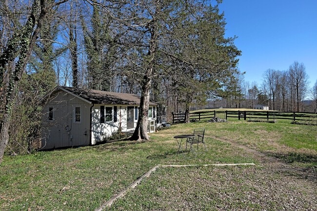 408 Wild Turkey Ln in Charlottesville, VA - Building Photo - Building Photo