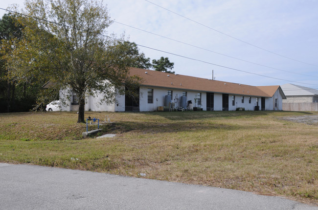 480 Thor Ave in Palm Bay, FL - Foto de edificio - Building Photo