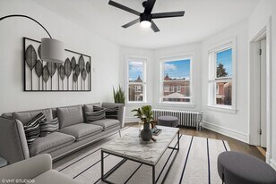 3115 N Davlin Ct, Unit 2 in Chicago, IL - Building Photo