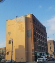 Albert House in Sioux Falls, SD - Foto de edificio - Building Photo