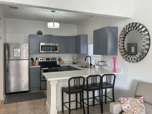 5504 NW 3rd Ave in Miami, FL - Foto de edificio - Building Photo