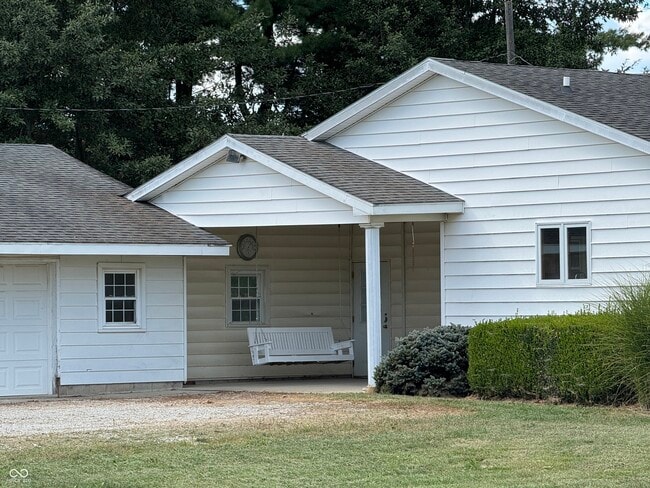 2010 N 675 E in Whitestown, IN - Building Photo - Building Photo