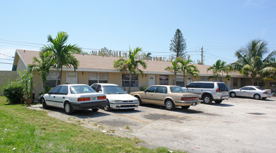 98 NE 36th Ct in Oakland Park, FL - Building Photo - Building Photo