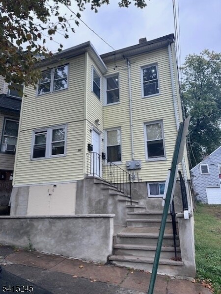 145 N 2nd St in Paterson, NJ - Building Photo