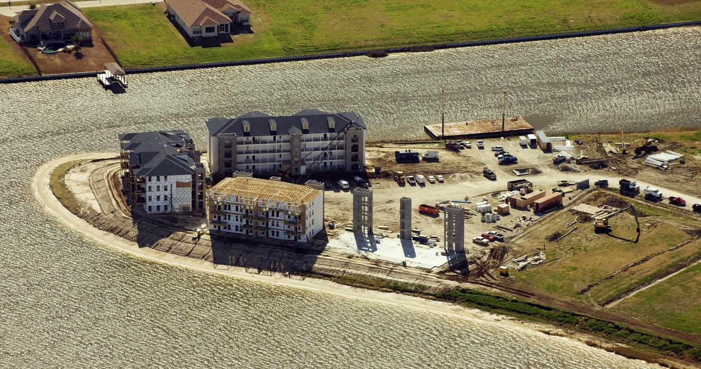 Lakeshore Cove Condos in Slidell, LA - Foto de edificio