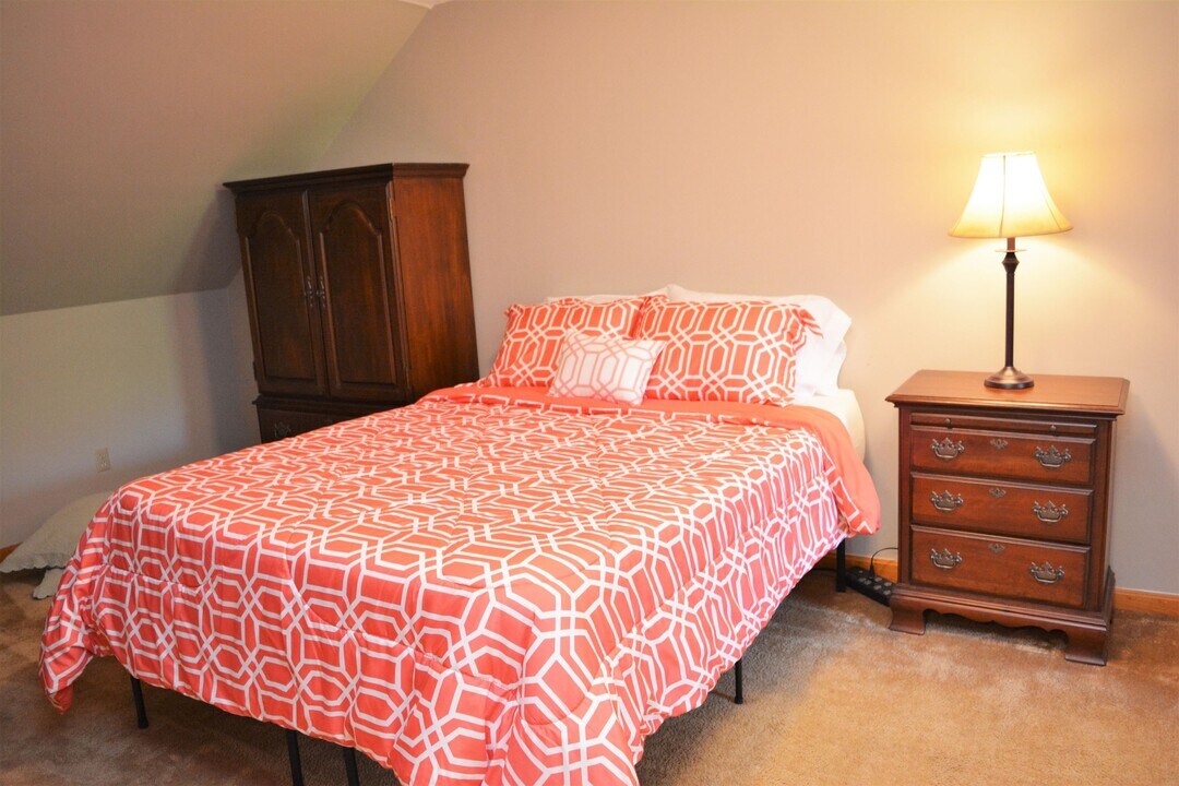 548 Rte 10 N in Grantham, NH - Building Photo