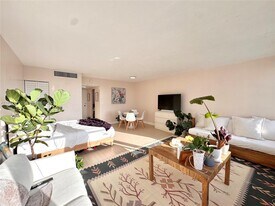 2899 Collins Ave in Miami Beach, FL - Building Photo
