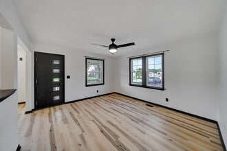 3154 Apple St in Lincoln, NE - Building Photo - Building Photo