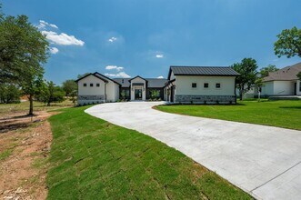 125 Stockman Dr in Dripping Springs, TX - Building Photo - Building Photo